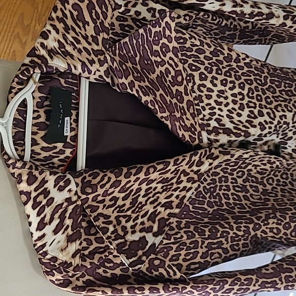 Tahari Leopard print trench jacket - Picture 2 of 8